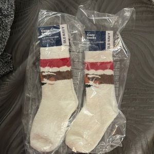 Old Navy Cozy Kids Socks Pair Of 2 ( African American Santa)